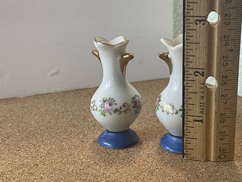 Miniature Mid-Century Porcelain Vase Made in Japan - Picture 8 of 9