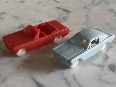 2 plastic cars F & F Mold & Die Works Ohio Ford Mustang car Red Blue F&F