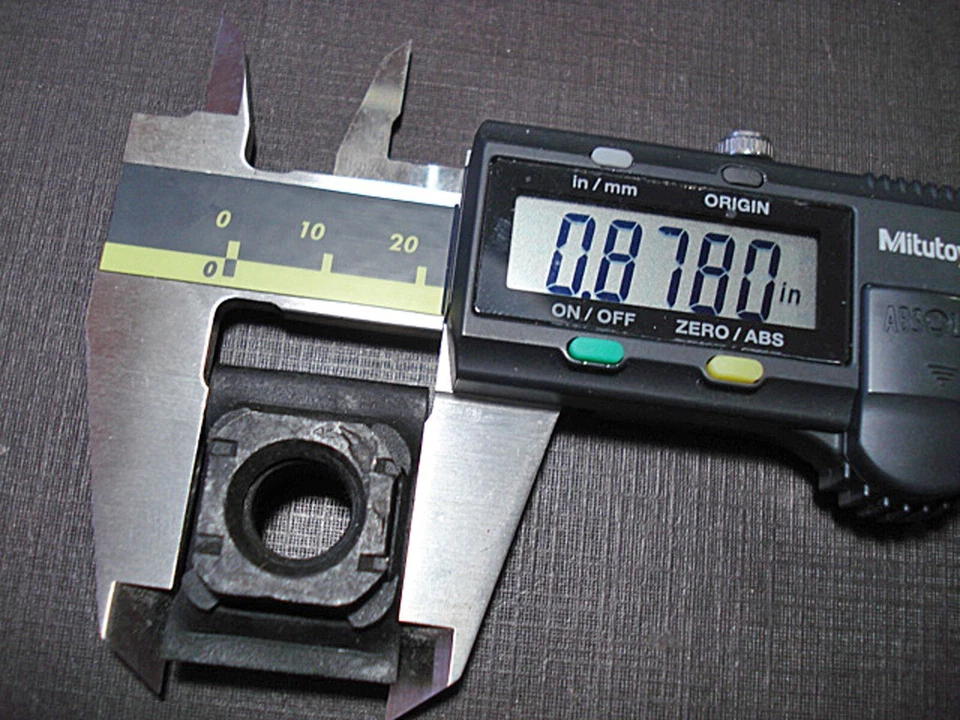 2 piezas 1969 1970 Pontiac Grand Prix parachoques delantero 7/16-14 tuercas "J" NORS 3779976 Foto 4 de 4