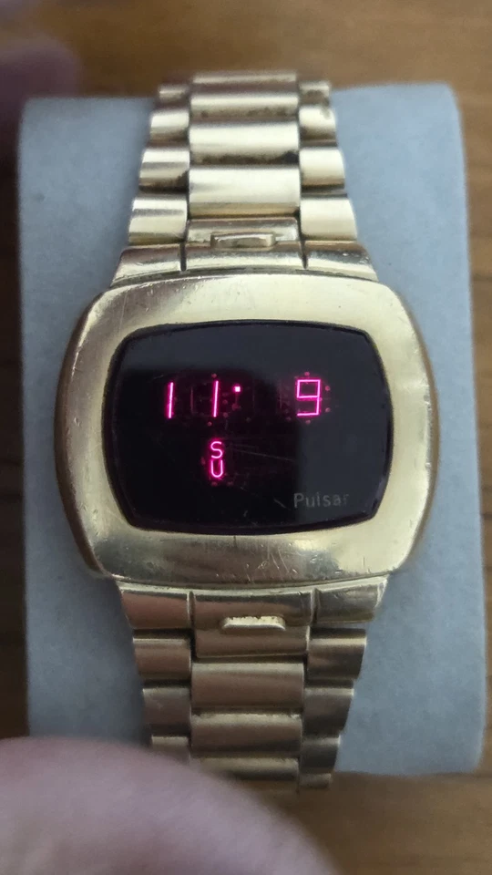 Reloj Pulsar Time Computer #709002 vintage años 70 LED bisel 14K GF y original Banda Foto 3 de 4