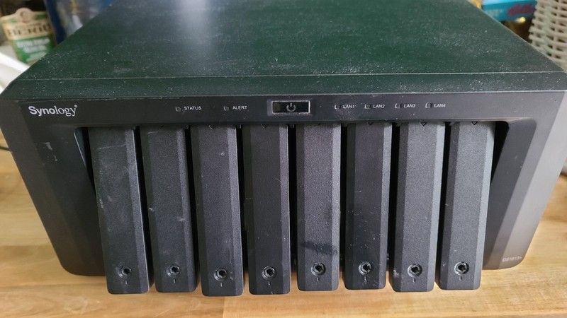 Synology DS1813+ NAS Intel Atom D2700 - No Disks