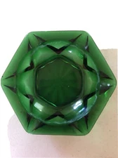  VINTAGE DARK GREEN GLASS  ASHTRAY STAR 5.5"  6 SLOT MID CENTURY MODERN