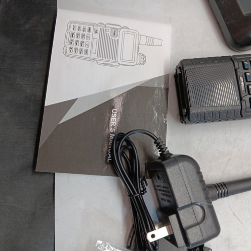 BAOFENG Professional FM Business Transceiver UV-5R Pro - Zdjęcie 11 z 13