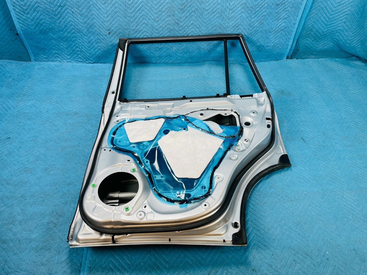 Lexus GX460 Rear Passenger Door Shell w/ Mouldings 2010-2019