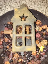 Primitive Blacked Beeswax Saltbox House Pantry Tart 