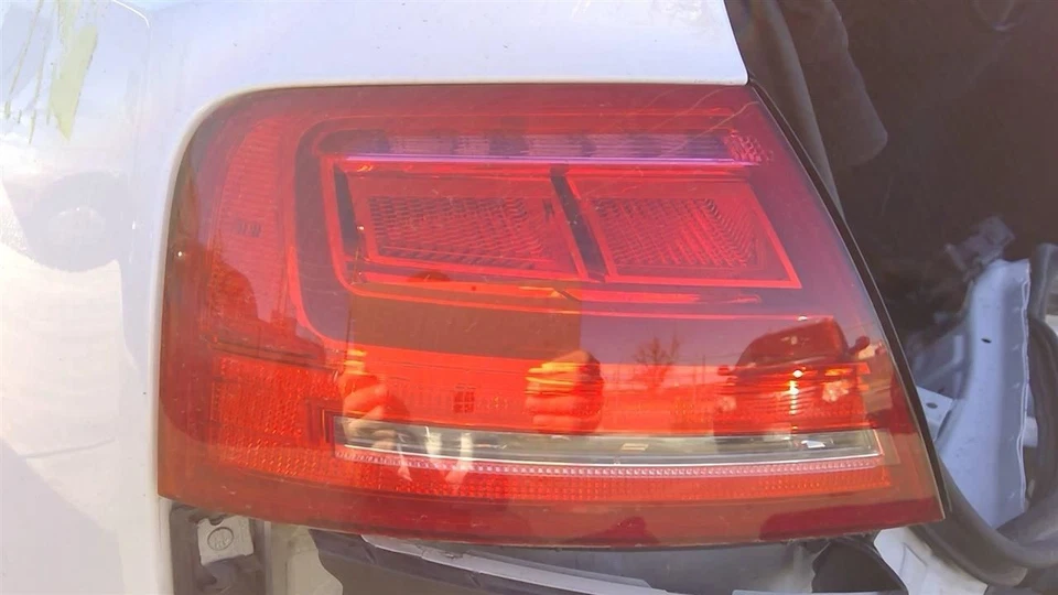 Cuarto de luz trasera izquierda del conductor montado en panel para 11-14 AUDI A8 659206 Foto 2 de 4