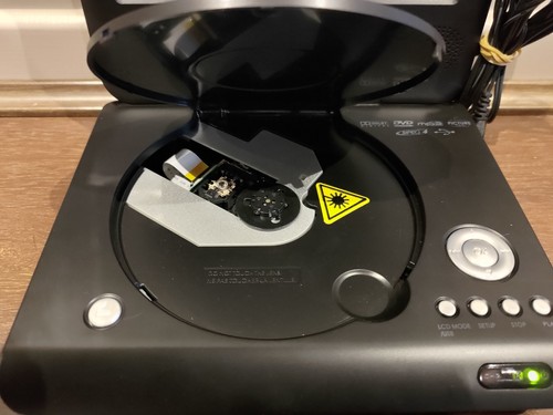 Dick Smith Portable DVD Player GE4203 (14) # 805 - Picture 4 of 4