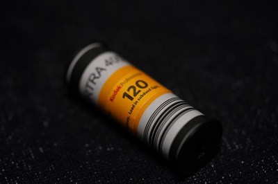Kodak PORTRA 400 (120 film) (Expired 12/2024)