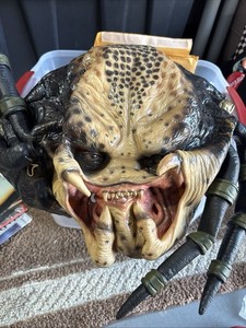 Rare 2004 Alien Vs Predator Requiem Predator Deluxe Mask Cosplay Halloween