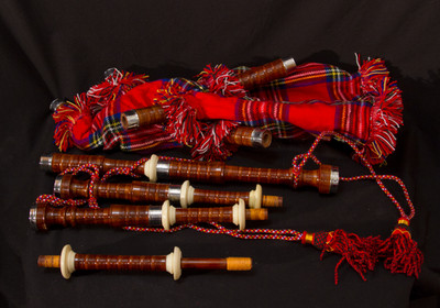 Unused Great Highland Bagpipe Set with Hard Case, Tutor Book & Reeds