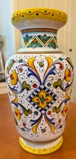 Hand-painted Italian Deruta majolica vase 12"
