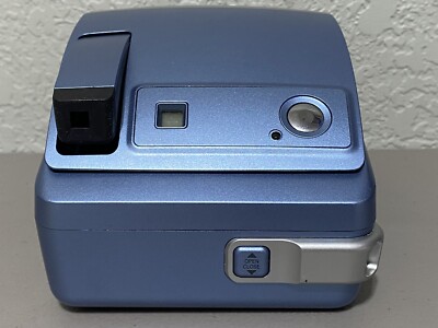 Vintage Polaroid One600 Classic 600 Instant Film Blue Camera With