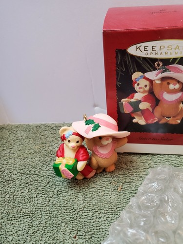 1996 HALLMARK CHRISTMAS ORNAMENT, SISTER TO SISTER - Picture 2 of 6