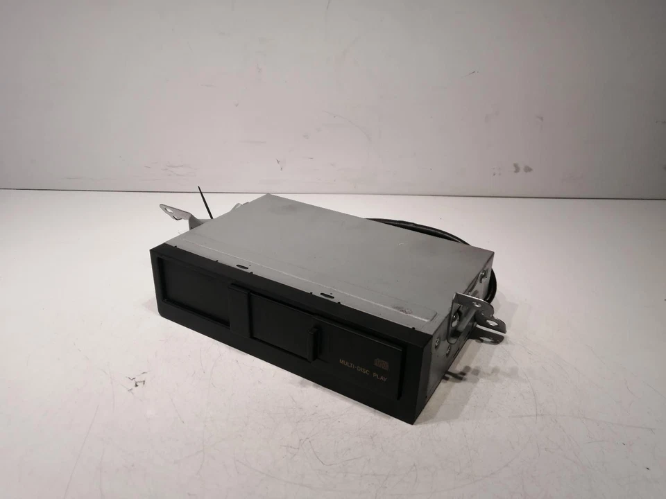 TOYOTA LAND CRUISER CAR STEREO HEAD UNIT 8627060080 J120 2006 - Image 2 of 4