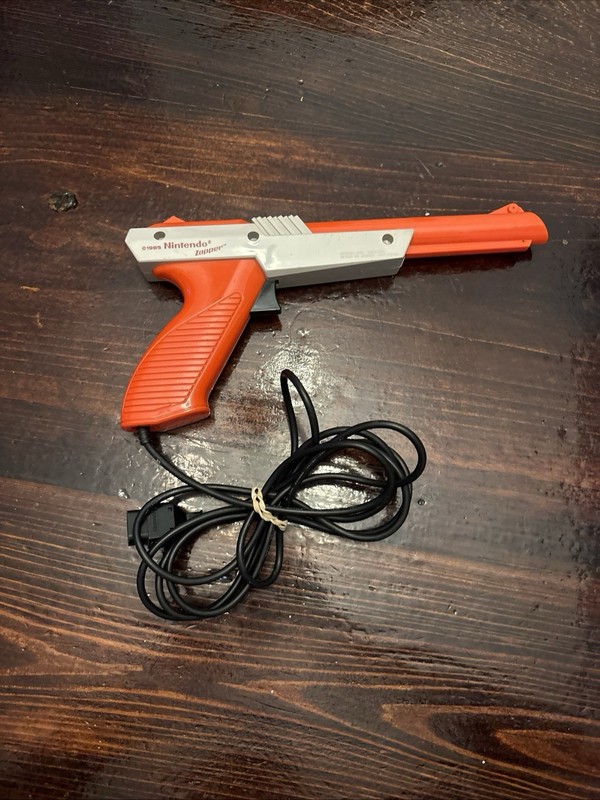 1985 Original Nintendo NES Zapper Light Gun Orange Duck Hunt