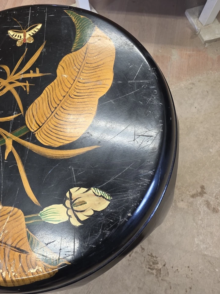 Taburete de madera chino con gráfico de flores de color negro con forma de barril redondo Foto 4 de 4