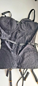 AGENT PROVOCATEUR BLACK LACE ANDEE BASQUE/CORSET SIZE 4 LARGE UK12 POSSIBLY USED