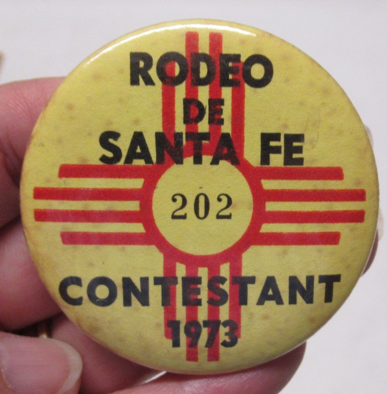 1973 - RODEO DE SANTA FE - 202 - CONTESTANT - BADGE or PINBACK BUTTON - # 2092