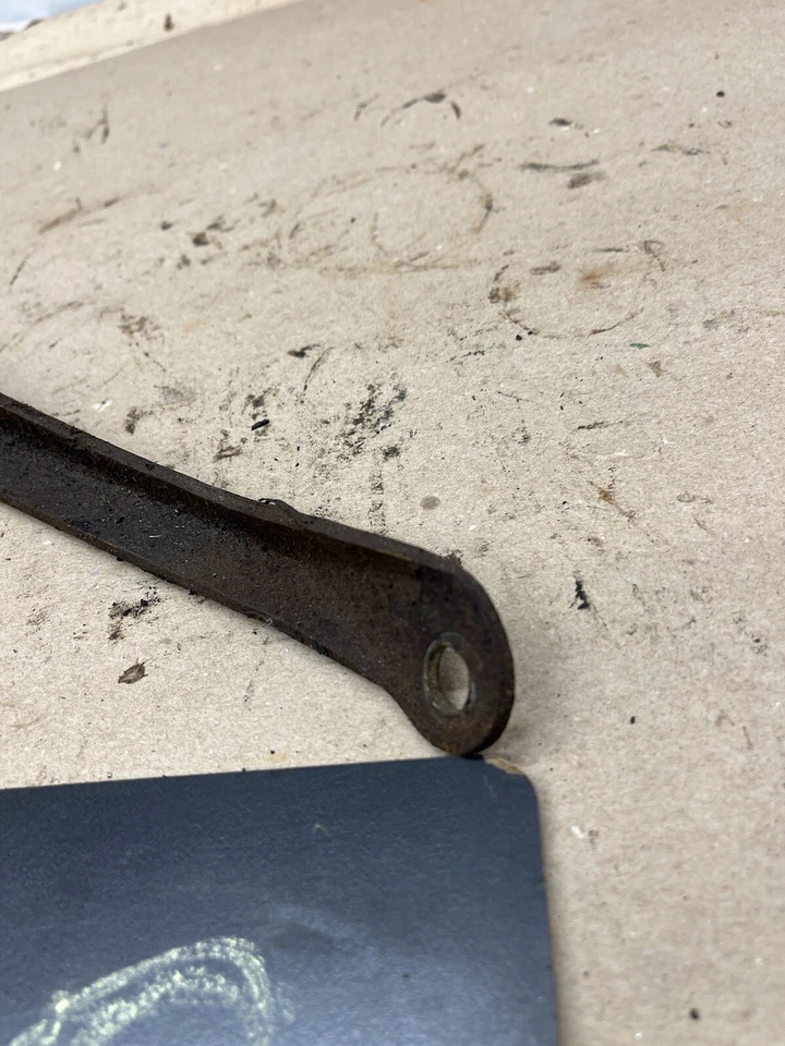 Camión Chevrolet GMC 1960 1961 62 63 66 C10 K10 soporte desconocido soporte motor ¿OEM? Foto 2 de 4