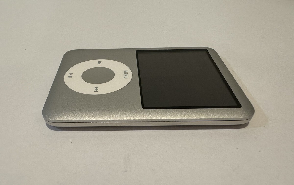 Apple iPod nano 3rd Generation Silver (8 GB) Good Condition | eBay