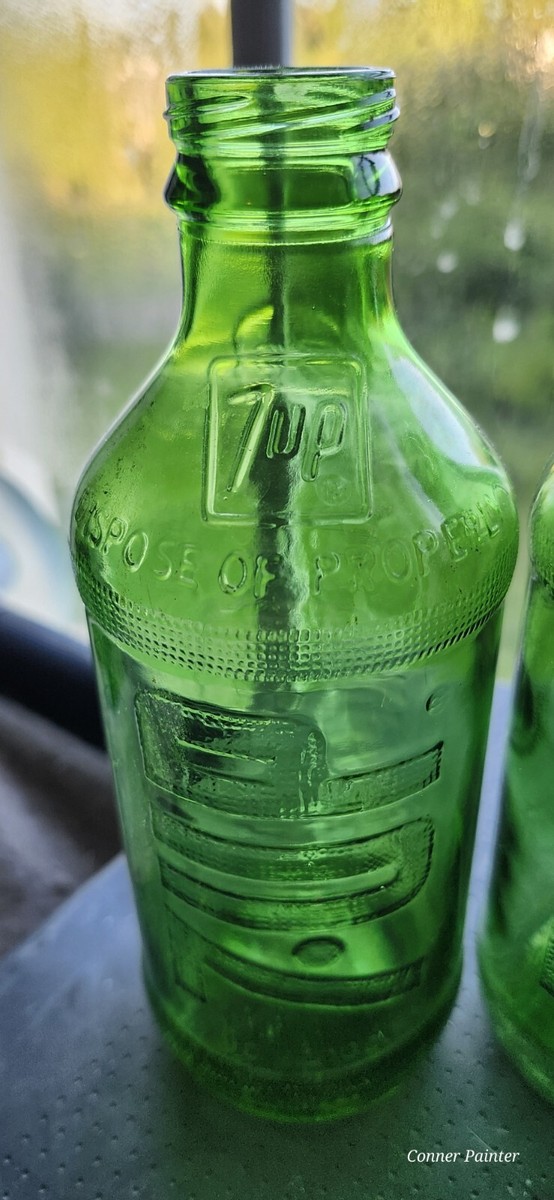 ビンテージ　セブンアップ Vintage Embossed 7UP Bottle Green 10 Oz. No Return No