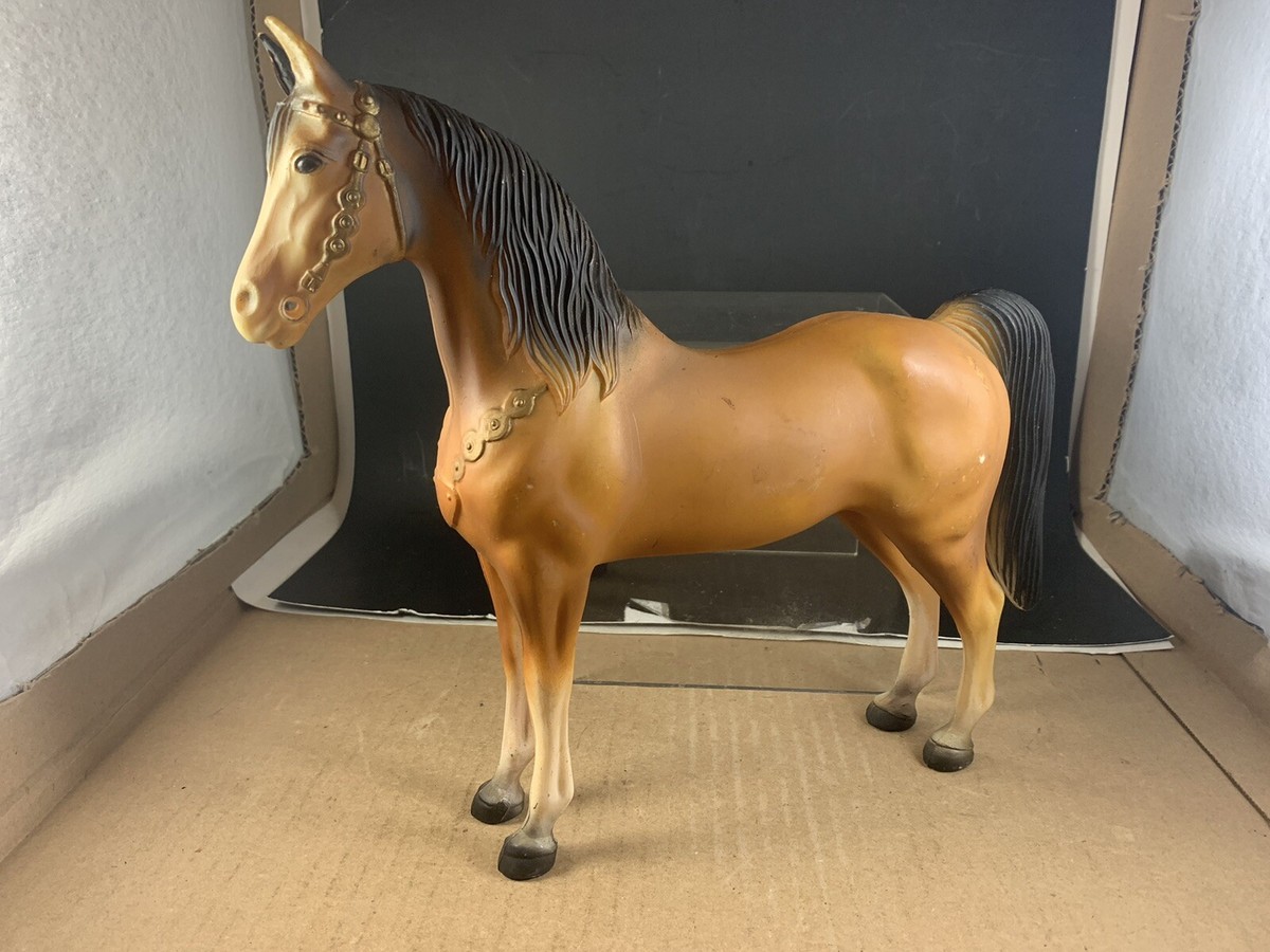Vintage Diamond P Plastic Horse Model Brown Buckskin EUC Mold Hong