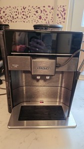 Siemens EQ.6 Plus S 700 Kaffeevollautomat, Schwarz
