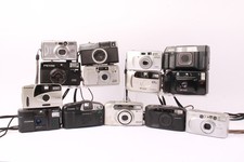 Lotto lavoro fotocamere compatte pellicola 35mm punta e scatta vintage assortite con alcune custodie