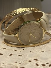 Women’s Analog Wristwatch Gold Tone Case Floral Beige Dial White Faux Strap