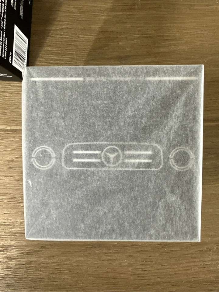 MATCHBOX MATTEL CREATIONS MERCEDES BENZ BLUE G WAGON 580 W/ EQ TECHNOLOGY - Image 2 of 4