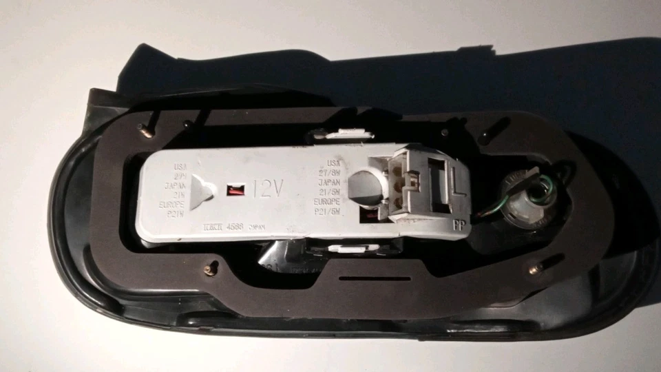 Luz trasera izquierda conductor Mazda MX-5 Miata 1990-1997 (probado) Foto 4 de 4