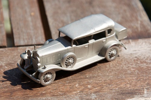 NICE VINTAGE AUTOMOBILE CAR # CADILLAC V12 1931 BY DANBURY MINT - Picture 1 of 2