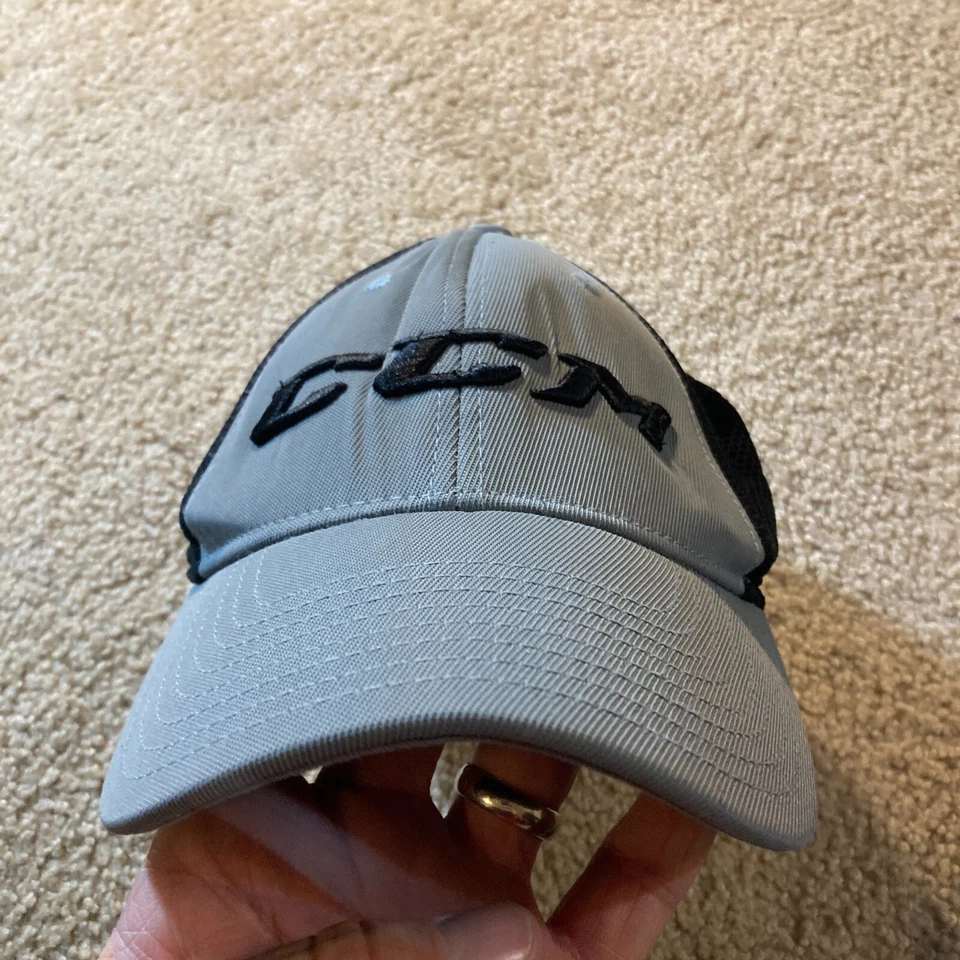 Gorra ajustada elástica CCM Fitmax70 S/M gris hockey para hombre Foto 2 de 4