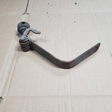 fixation Support de roue secours PEUGEOT 404 CAMIONNETTE pour pieces manque une