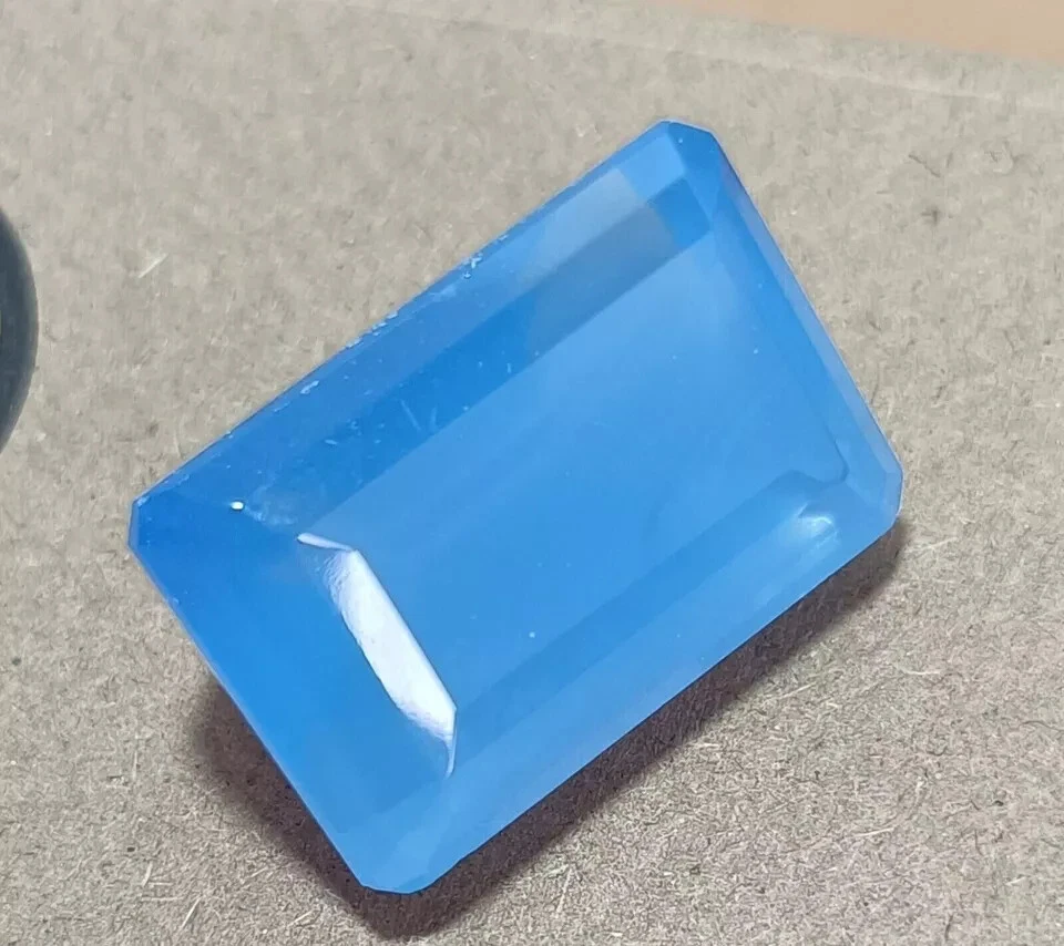 Ópalo australiano sin tratar 36-38 quilates Welo corte esmeralda piedra preciosa natural certificada Foto 3 de 4