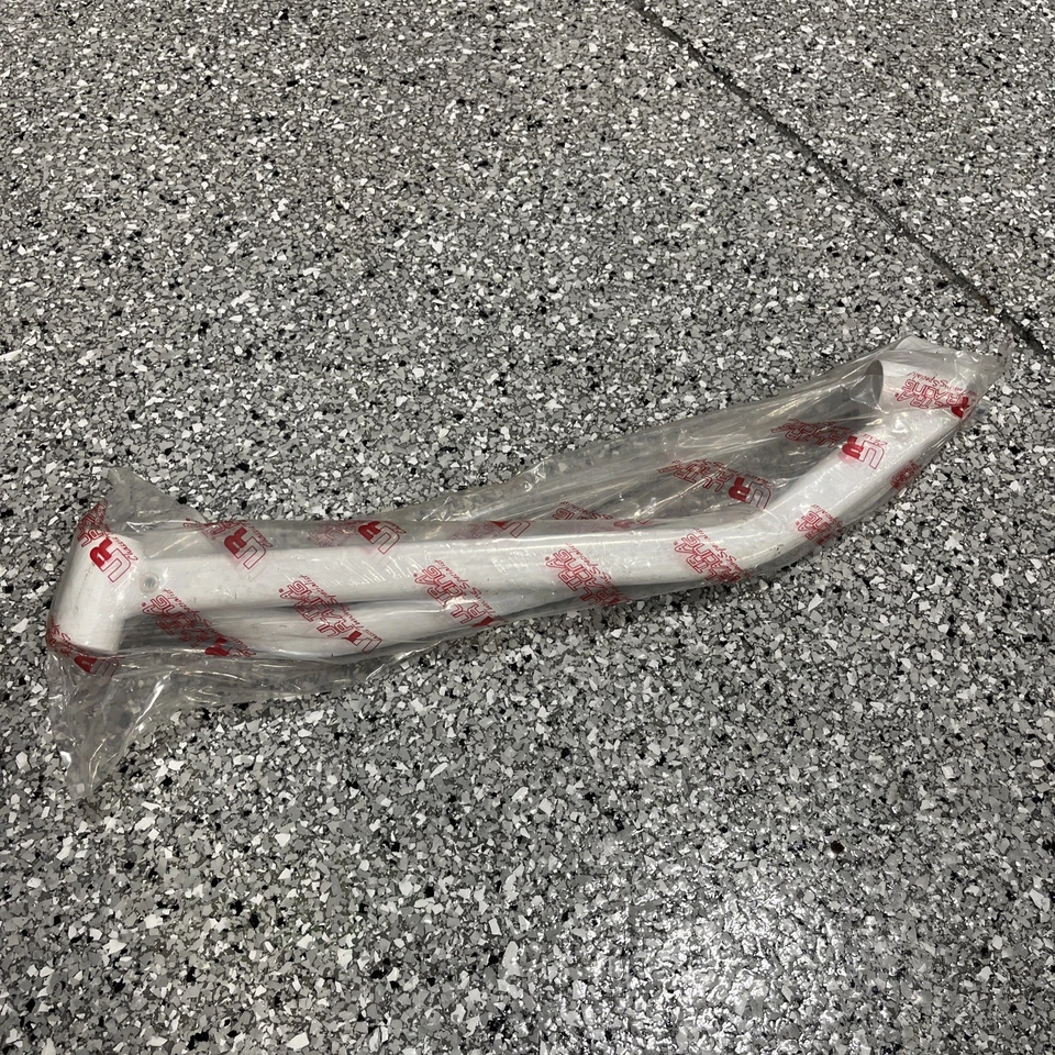 SOPORTE MIEMBRO LATERAL INFERIOR TRASERO TOYOTA MR2 SW 1990-1995 ULTRA RACING 4 PUNTOS Foto 3 de 3