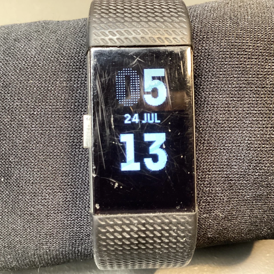 Charge 2 Fitbit w/ Charger & Instruction Booklet Features Date/Month/Time TA#711 - Image 3 of 4