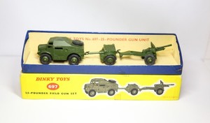 Lot 147 - A DINKY 697 25-Pounder Gun Unit set - G in G