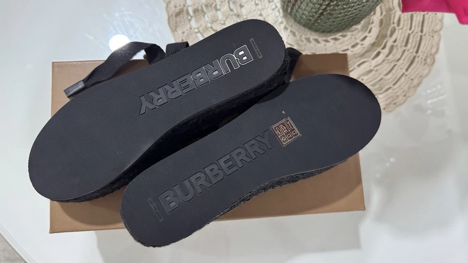 Autêntico Novo em Folha Burberry Espadrile Tamanho 36.5 UE - 6.5 EUA - Imagem 2 de 4
