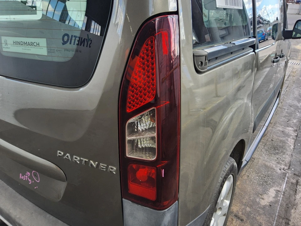 TAIL LIGHT RH PEUGEOT PARTNER MK2 (Ph1) (B9) 2008 TO 2019 HDI TEPEE OUTDOOR MPV - Image 2 of 4