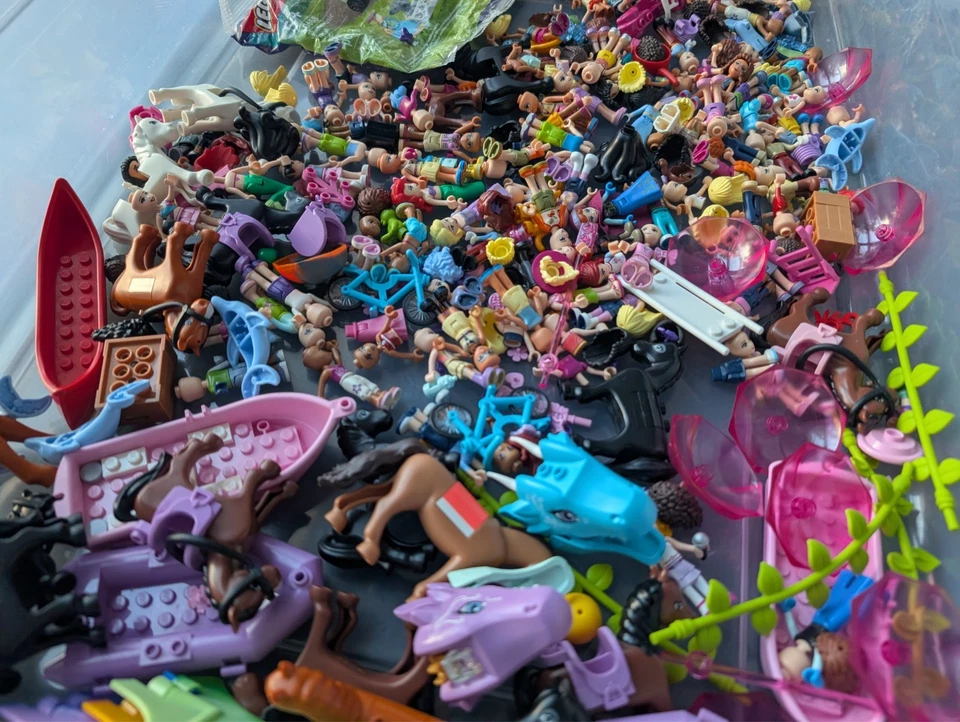 LEGO FRIENDS MINIFIGURES + Accessories -  Bulk Lot pounds [ 1.8 LB] - Image 4 of 4