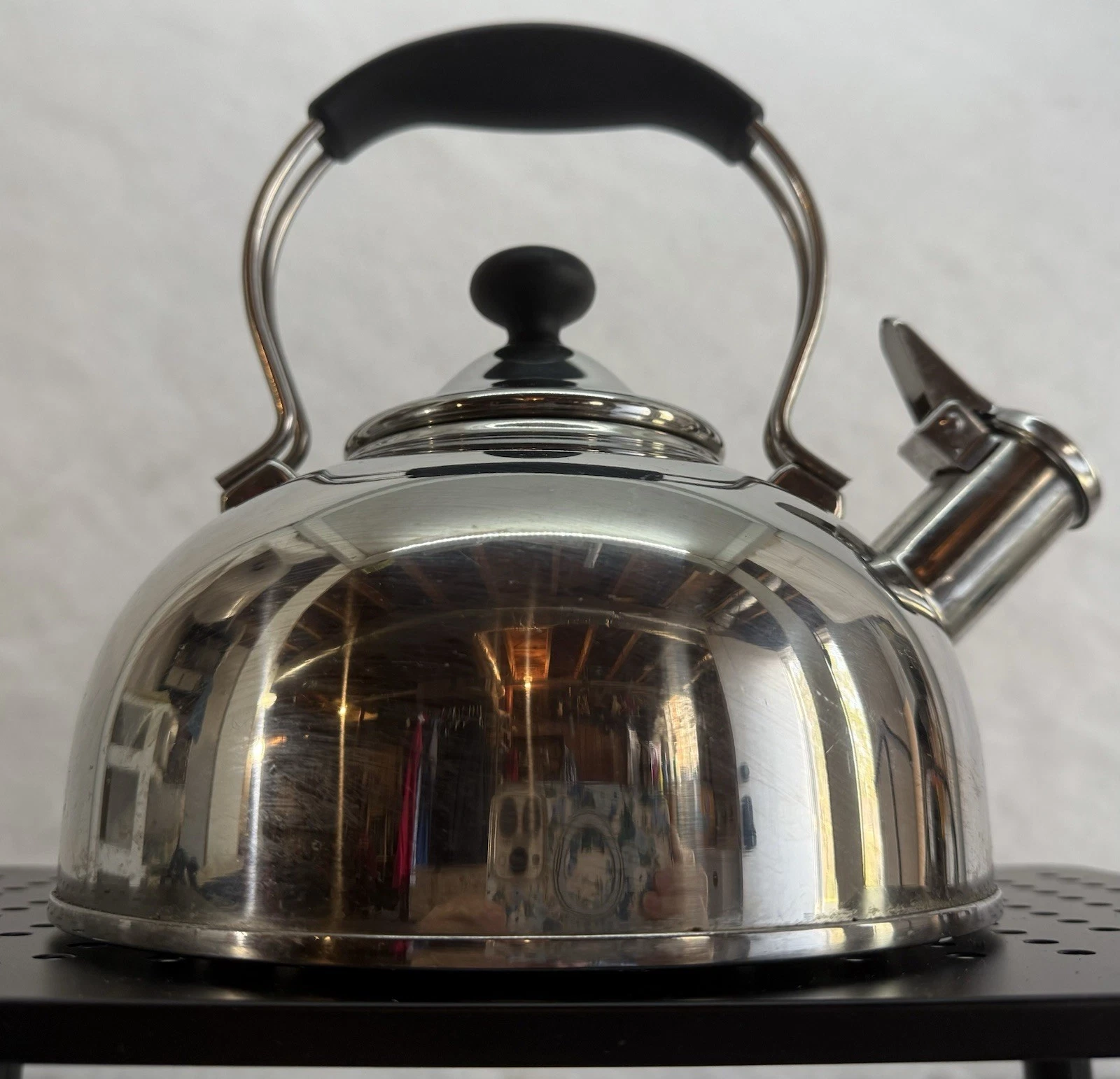 Chantal 1.8 qt (1.7 liter) Classic Stainless Steel Tea Kettle - Whistle - Clean!