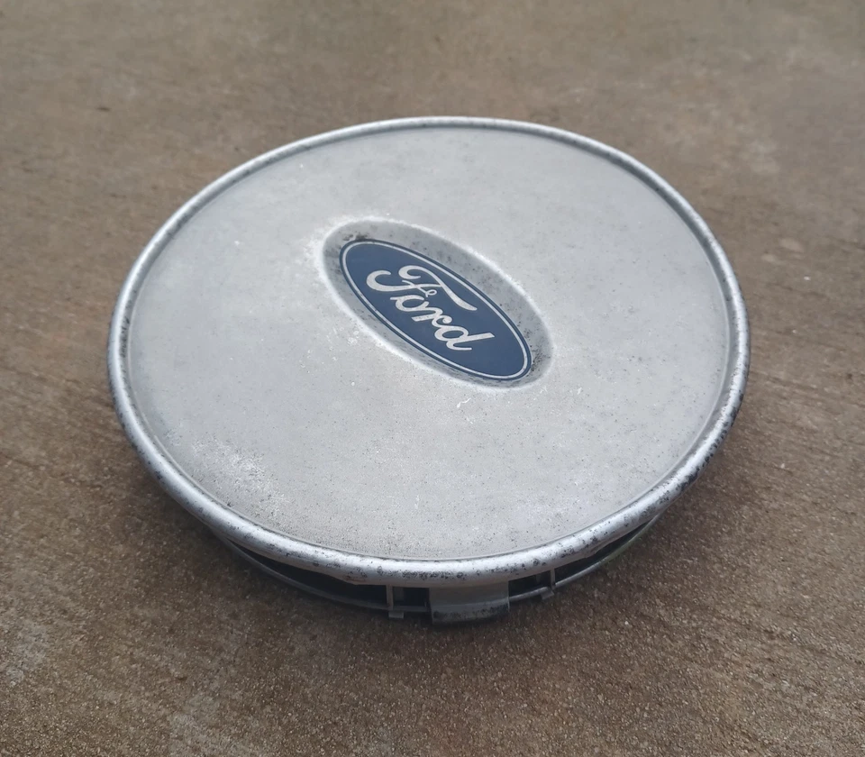 Ford Freestar center cap 2004-2007 part number 3F23 1A096 BB 07 - Image 2 of 3
