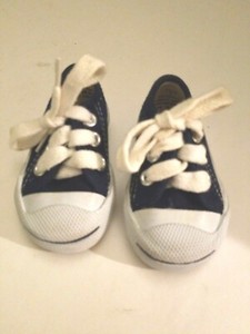 white canvas baby shoes