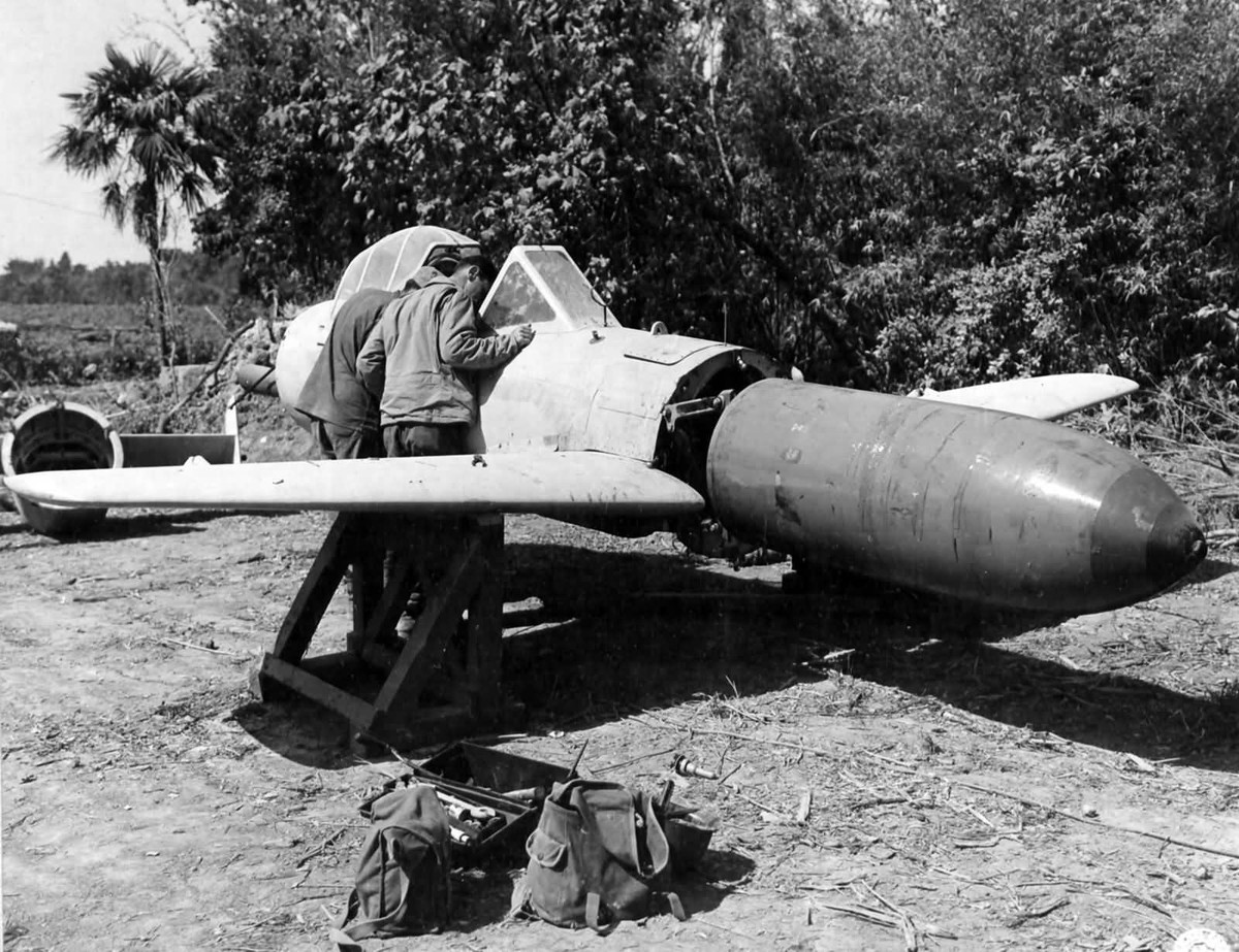モスシェイク WWII B&W Photo Japanese MXY7 Ohka Suicide Bomber World War