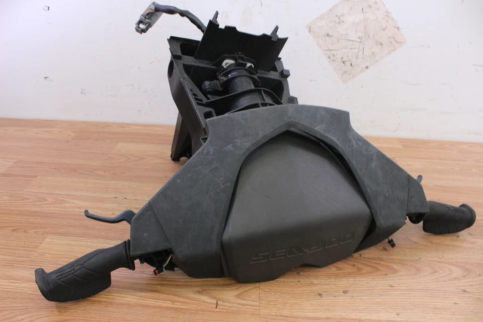 SEA-DOO GTX 260 LIMITED IS 2016 poste de dirección con manillar y controles Foto 2 de 4