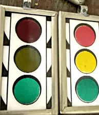 1950's Traffic Light Vari-Vue Flicker Lenticular Mexican Mirrored back Pendant