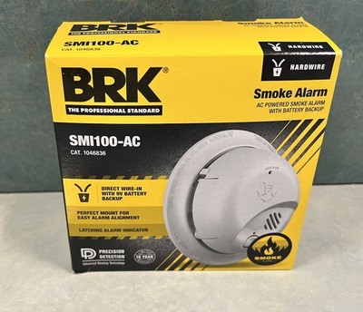 NEW BRK First Alert SMI100-AC Hardwired Smoke Alarm with 9V Battery Backup