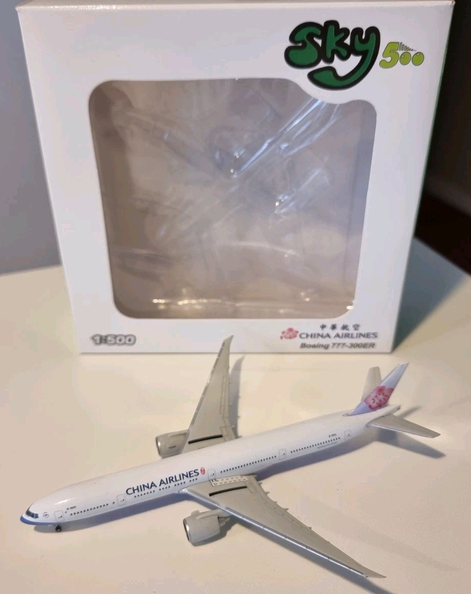HERPA WINGS / SKY500 1:500 China Airlines Boeing 777-300ER