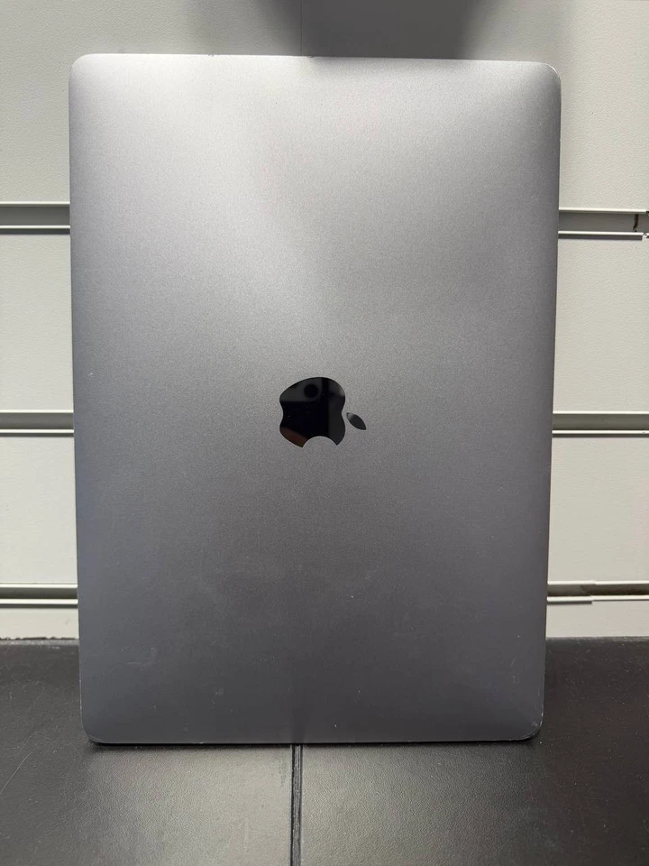 Apple MacBook Pro 13" M1 · 8GB · 256GB, photo 2 of 5
